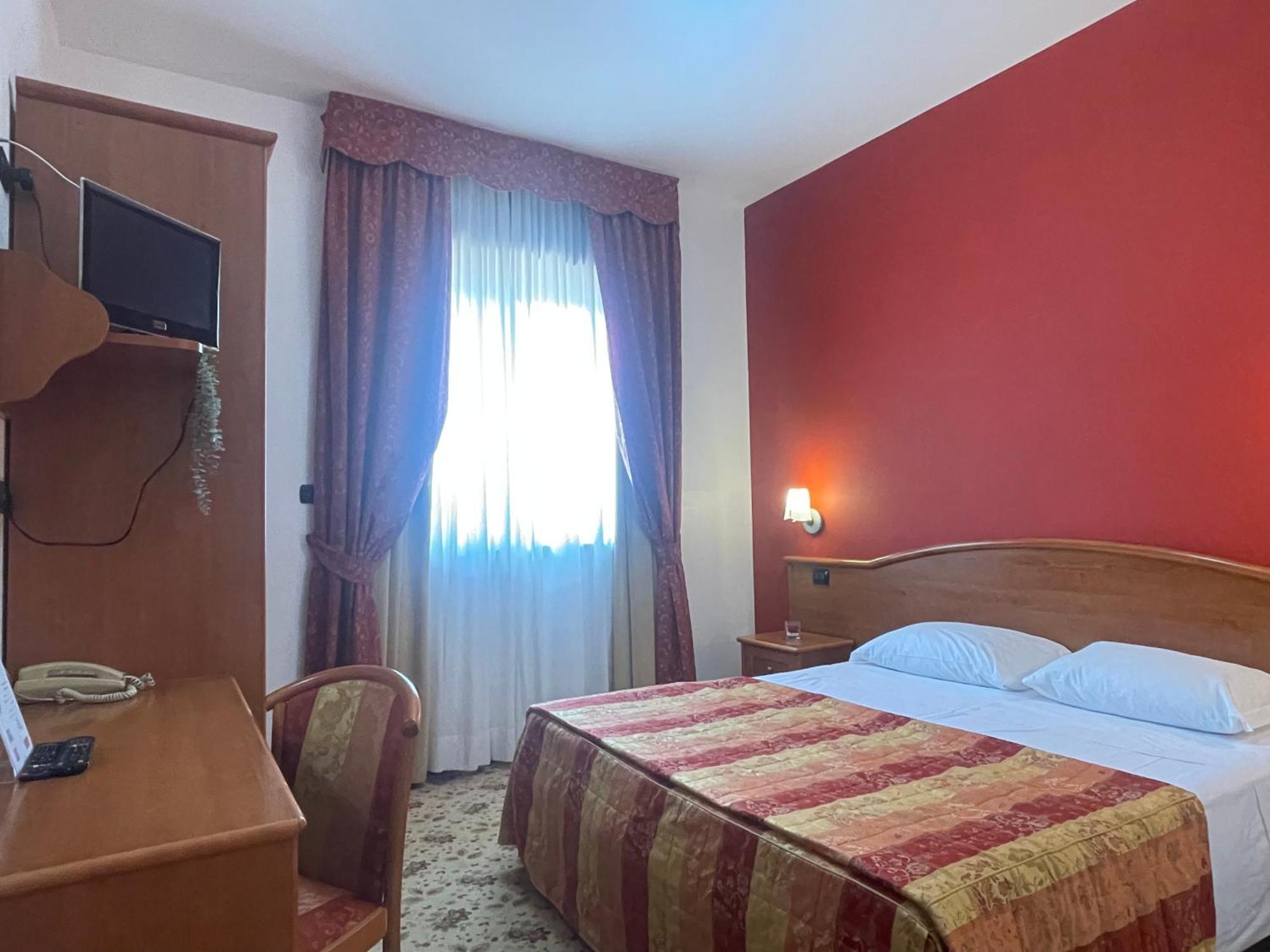 Vald Hotel Val della Torre Luaran gambar